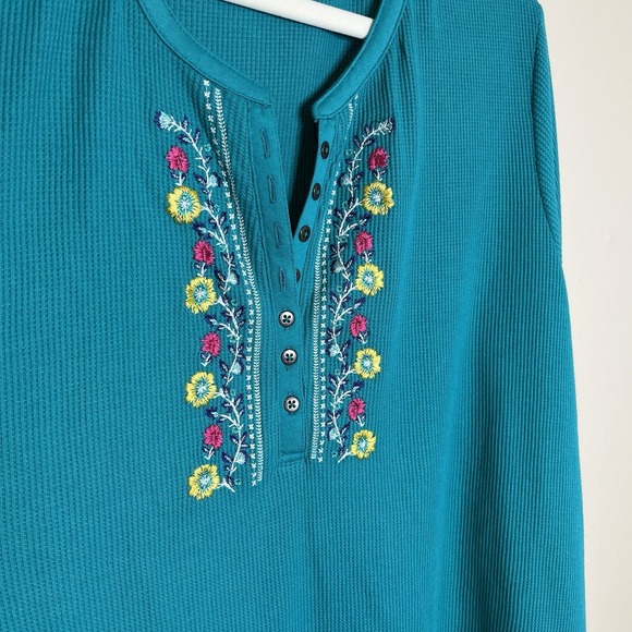 women within 4x top embroidered Plus Floral Waffle Knit Boho Preppy Button 3/4 - Picture 3 of 7